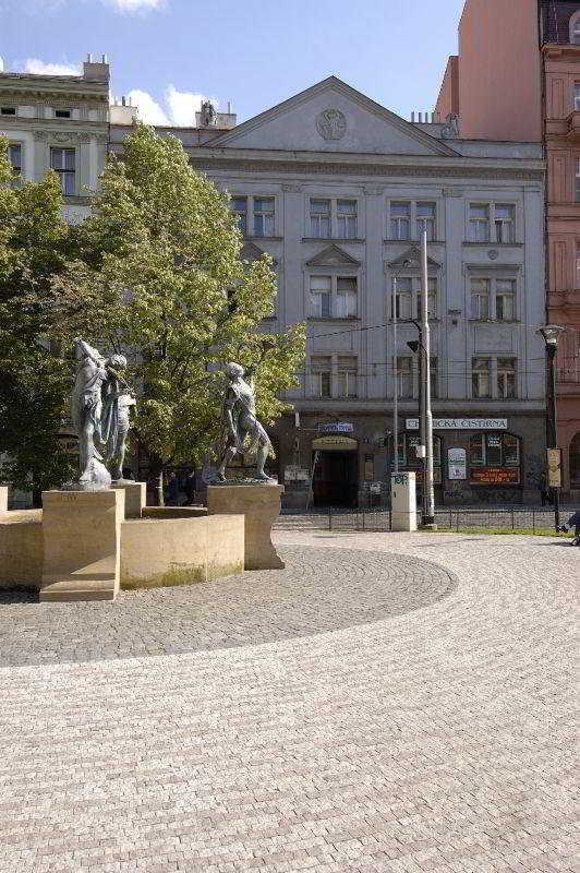 Hostel Junior Praag Buitenkant foto